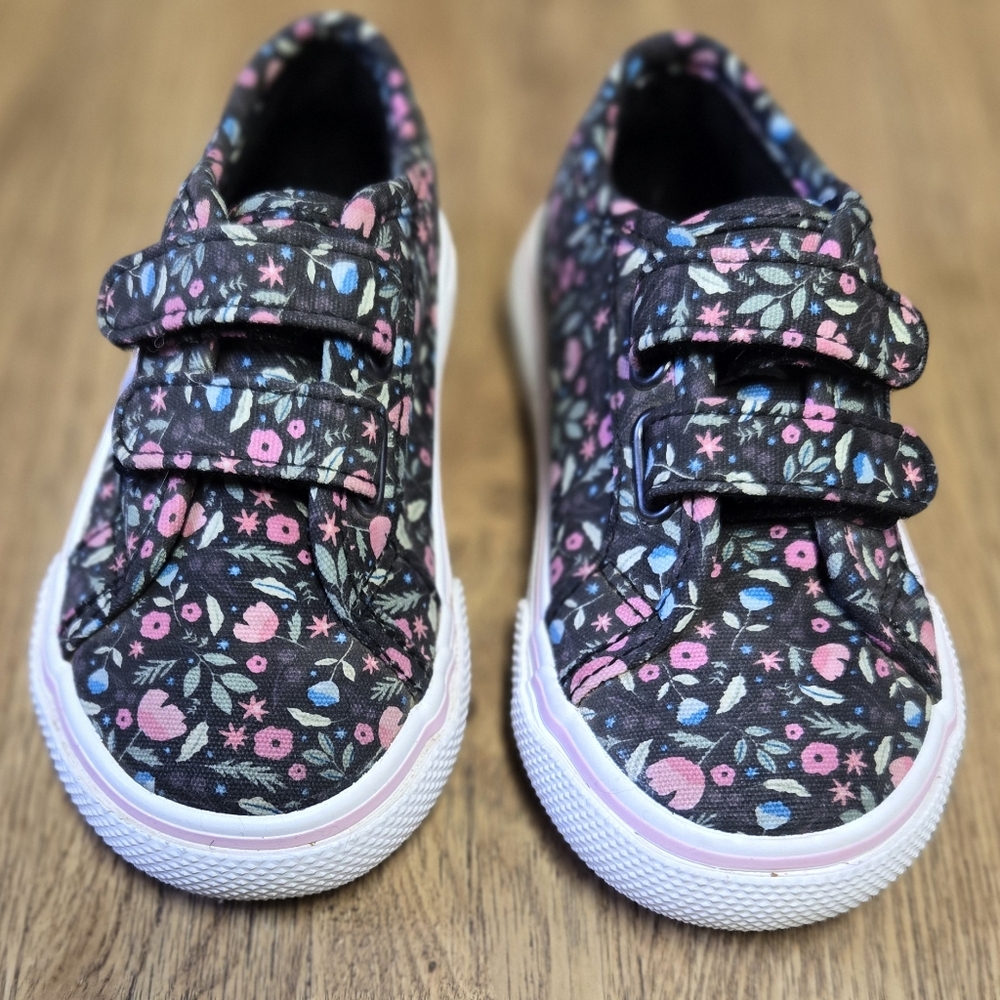 Floral Kids Shoes - Black and Pink sz 8